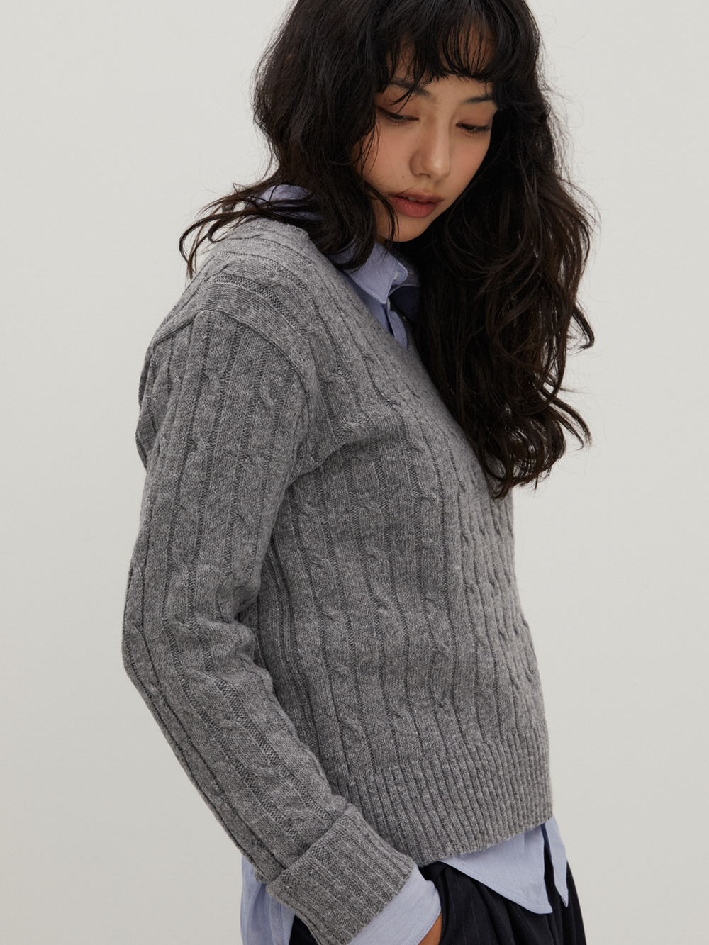 Cable V-Neck Sweater M/Grey